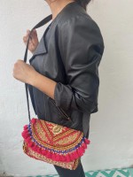 bandolera con pompones 2